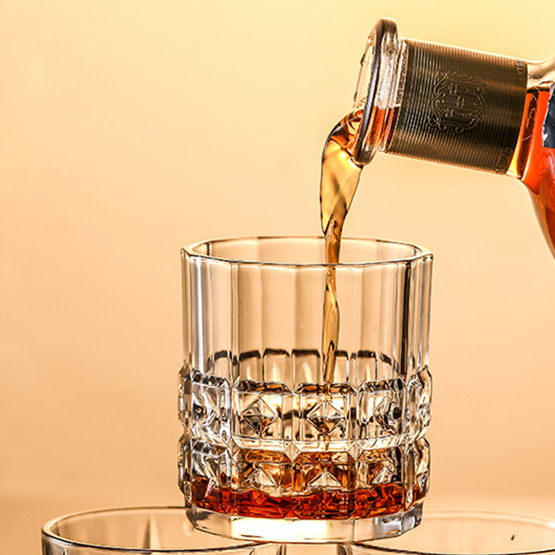 Diversi bicchieri di vetro Bic - Is Wine And Beer Difference recensione e prezzo