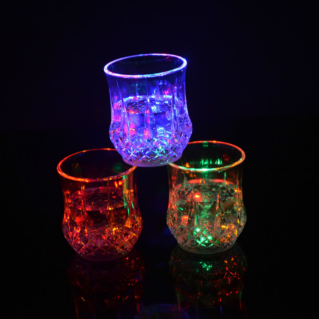 Bicchiere Luminoso a LED Color - Wine Beer Drink recensione e prezzo